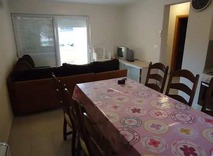 Apartamento Pijaca Nin